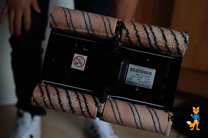 Грязные щеточные валики электрошвабры Karcher FC 7. 